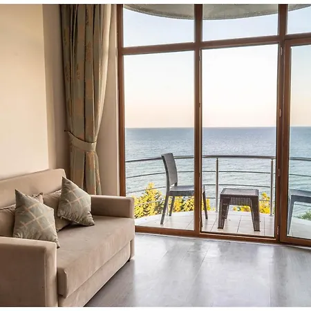 ホテル Westport Istanbul & *