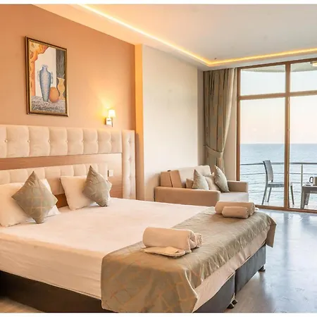 Westport Istanbul & * シリウリ