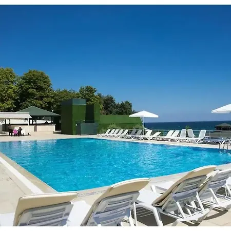 Westport Istanbul & *